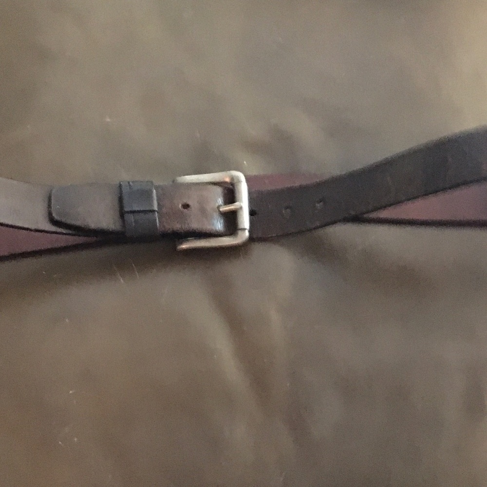 Mens.  Mens leather belt in dark brown. 40 Inches.